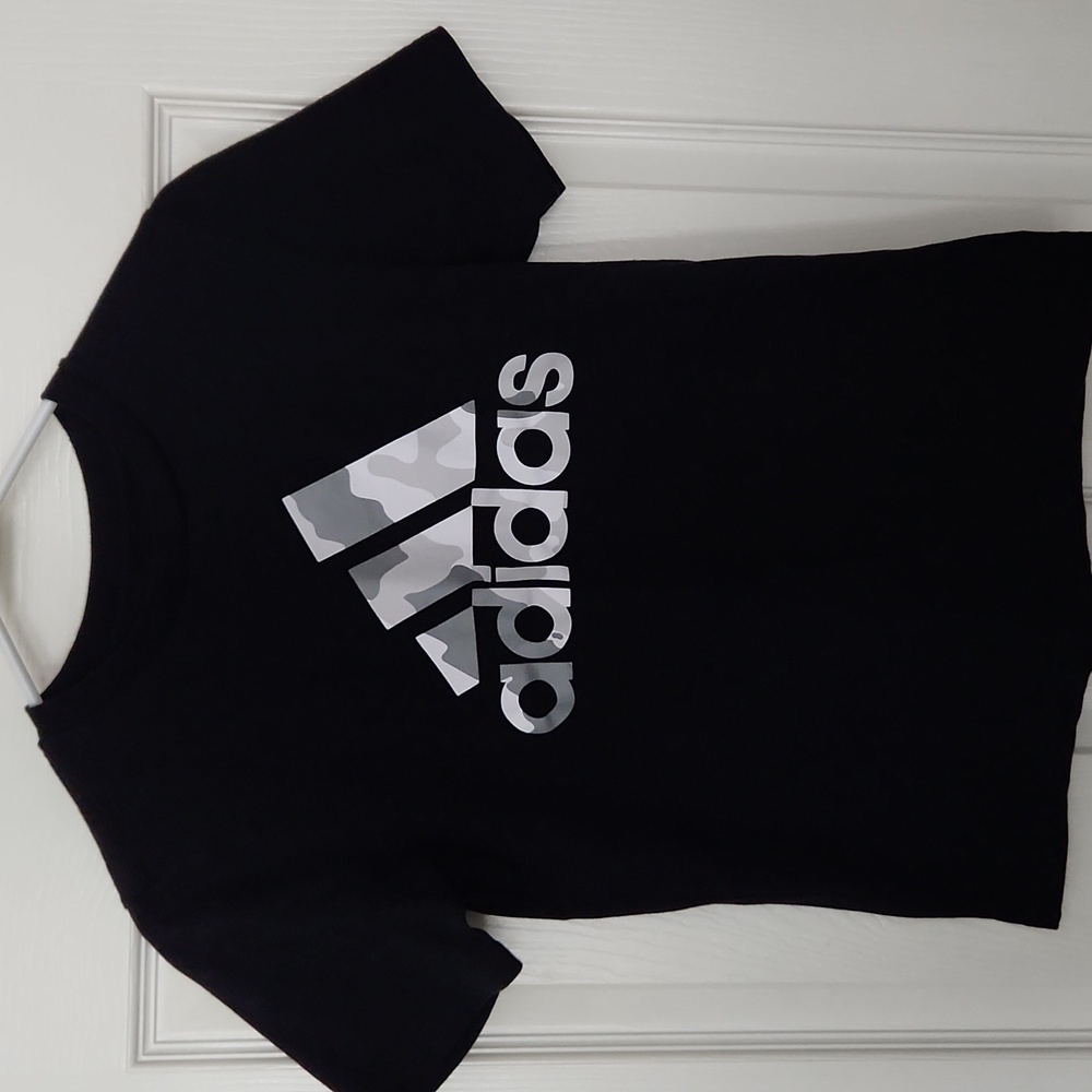 Adidas Boys Tee Shirt Size Medium